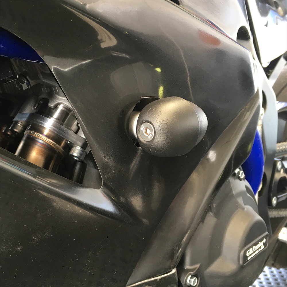 [FS-GSXR1000-L7-S] GBRacing Bullet Frame Sliders (Street) for Suzuki GSX-R 1000 - image 1