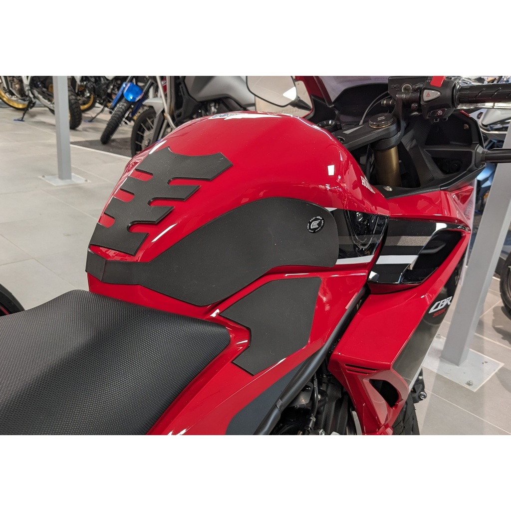 [WRAPHON009-001] Eazi-Grip Silicone Wrap-Around Tank Grip for Honda CB500F - image 1