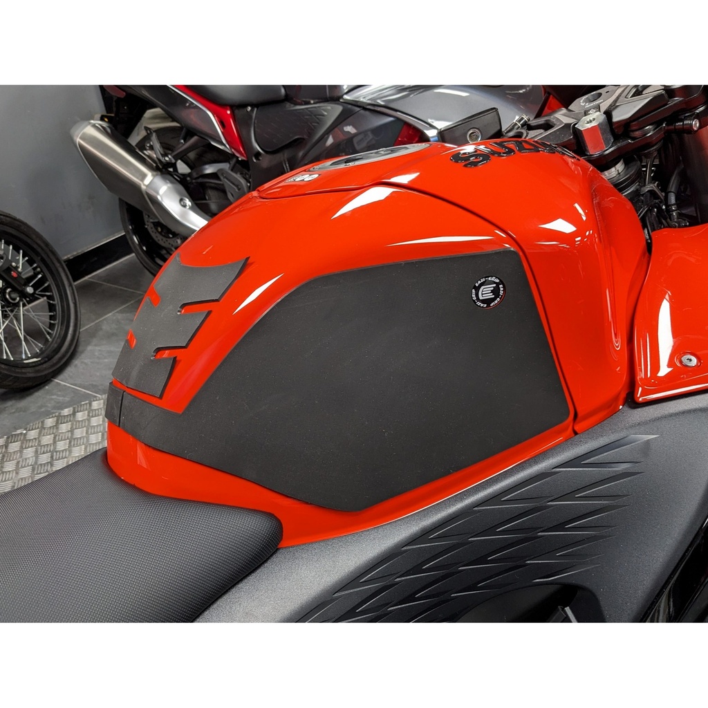 [WRAPSUZ005] Eazi-Grip Silicone Wrap-Around Tank Grip for Suzuki Hayabusa Gen III - image 1