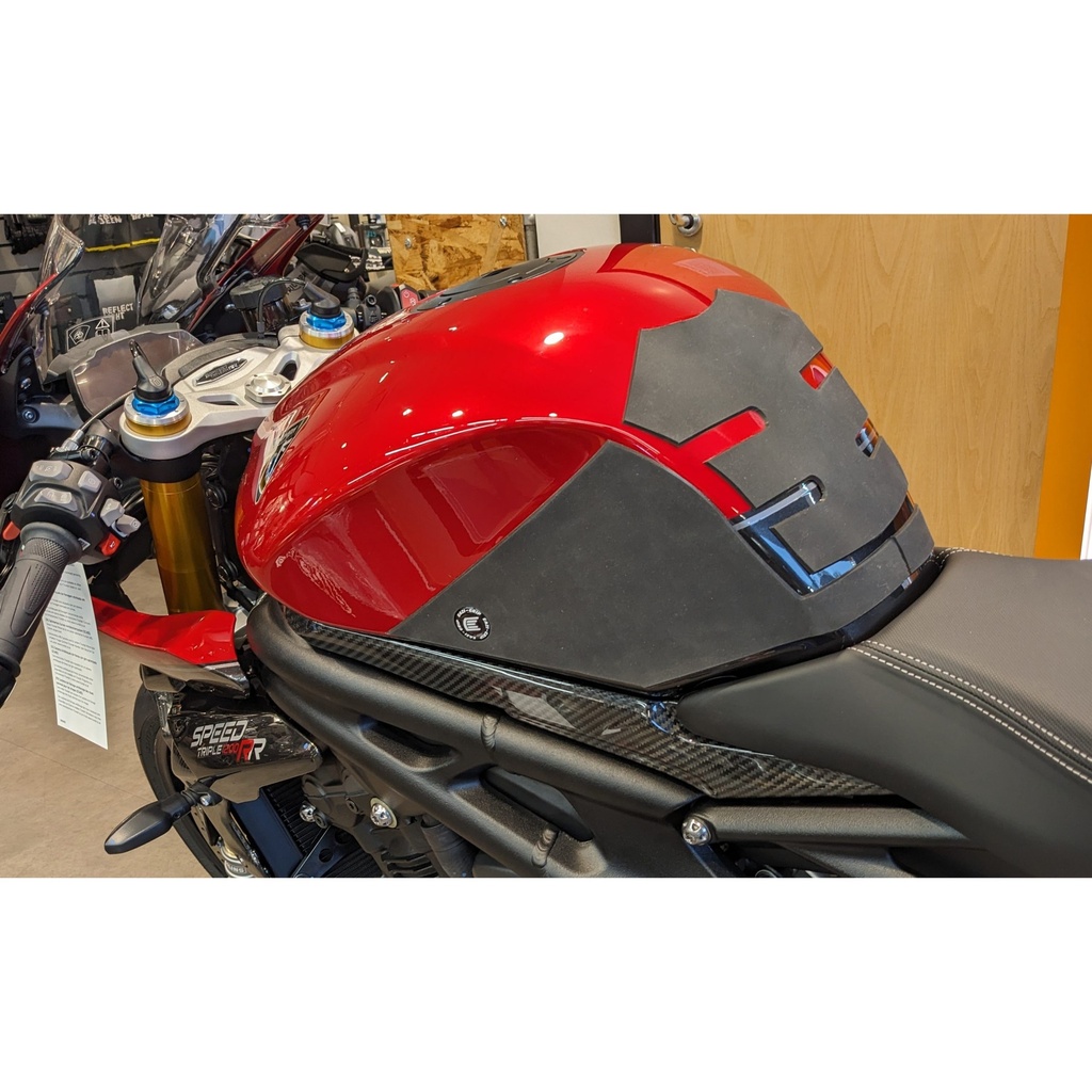 [WRAPTRI002] Eazi-Grip Silicone Wrap-Around Tank Grip for Triumph Speed Triple 1200 - image 1