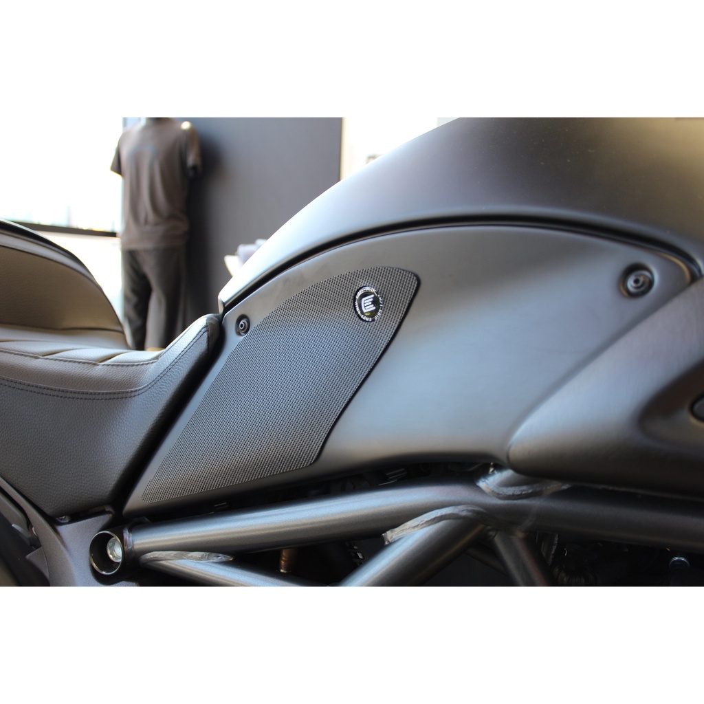 [EVO219BL] Eazi-Grip EVO Tank Grips for Ducati Diavel, clear or black (Black) - image 1
