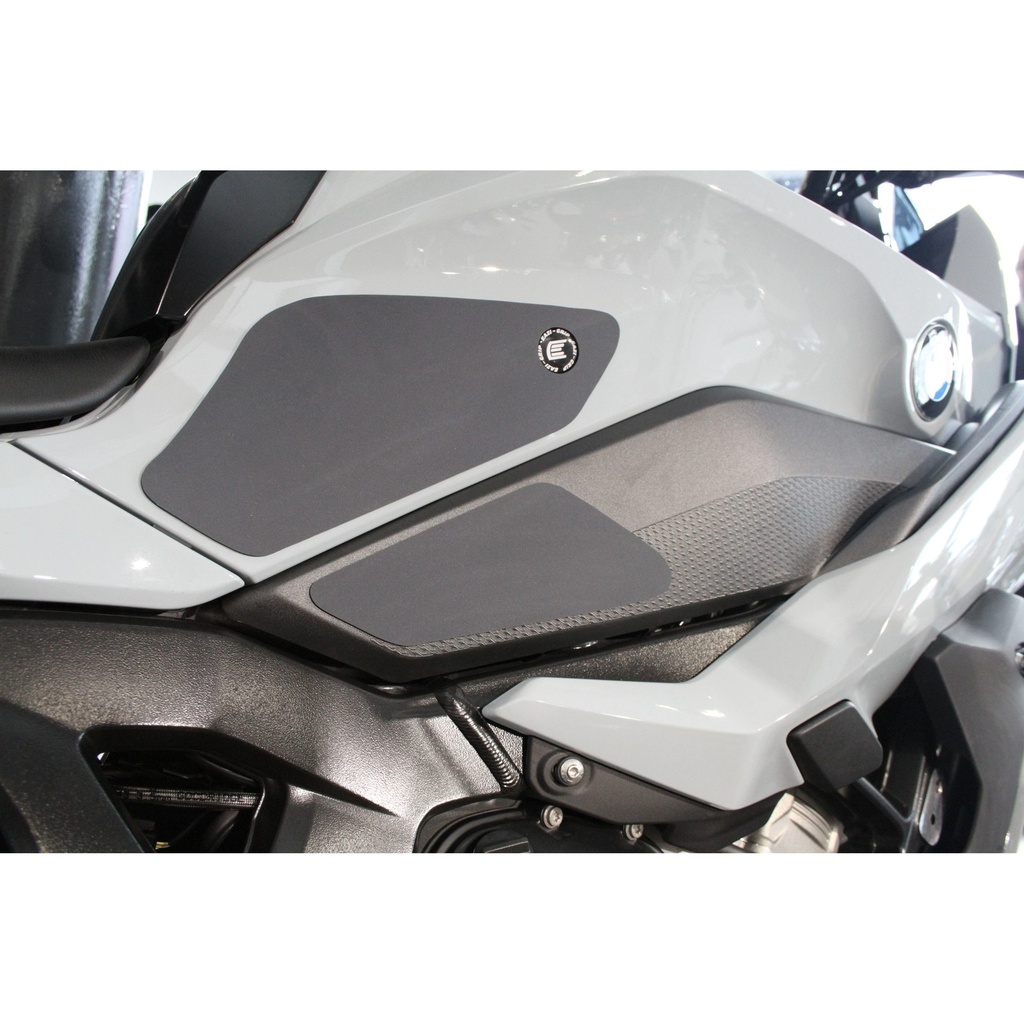 [PRO131BL] Eazi-Grip PRO Tank Grips for BMW S1000XR, clear or black (Black) - image 1
